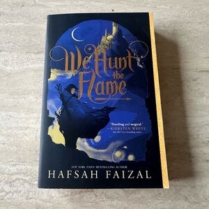 We Hunt the Flames- Hafsah Faizal -paperback book